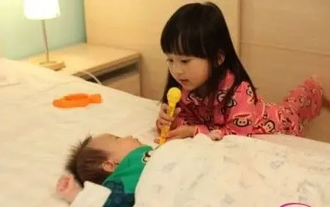 小葡萄和弟弟_小葡萄的弟弟小核桃_小葡萄的