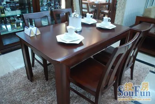 逛店:华日家居黑胡桃木家具 原汁原味家具中的