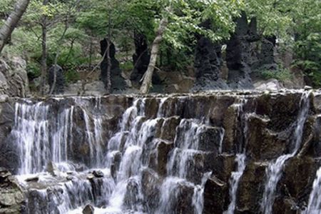 北京京东石林峡风景区位于平谷县黄松峪乡,距市区85千米,这里空气