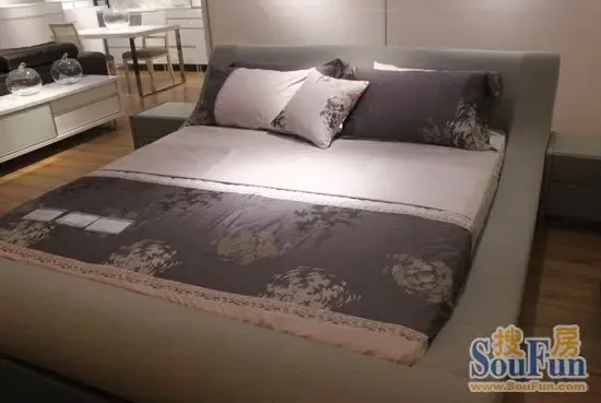 测评:红苹果船型布艺床