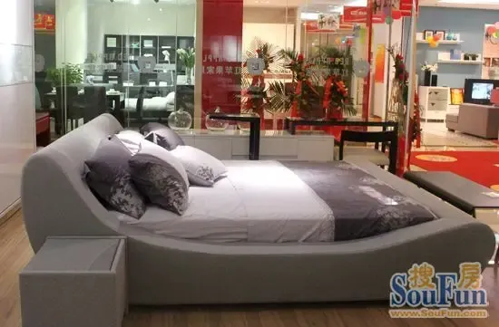 测评:红苹果船型布艺床 身体健康从深度睡眠开