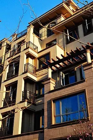 别墅院子里的小洋楼 鲁能七号院春风盛开|搜房