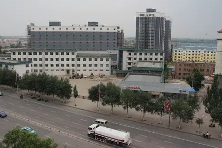 原包头市金山大酒店,座落于东河区西脑包金山角巴彦塔拉西大街路边