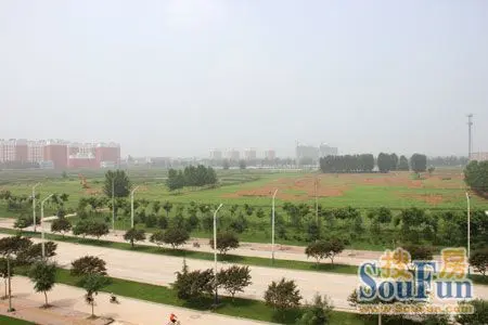 新华区版块项目代理远景策划公司策略总监黄志坚就直言,"城高清图片