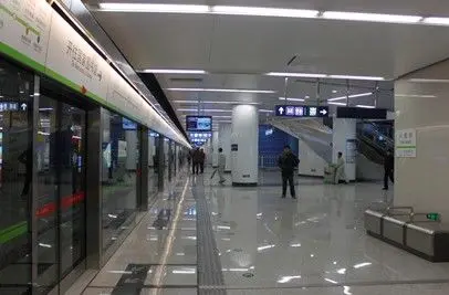 6号线,4号线实现换乘,更为关键的是9号线 显示,以地铁站为中心,半径约