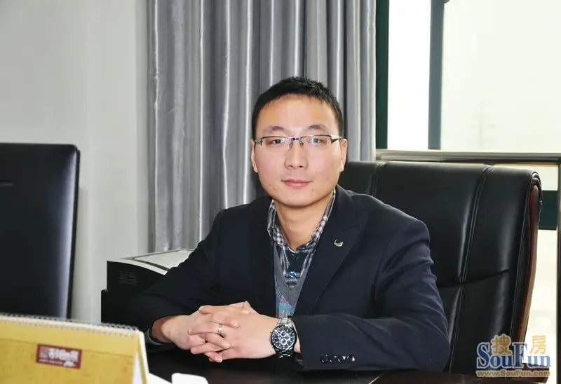 许昌宏安地产有限公司营销总监吕明钧恭祝许昌
