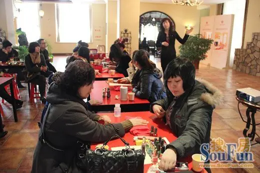美甲活动现场