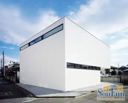 日本Apollo建筑工作室 一个名为Ring白色住宅