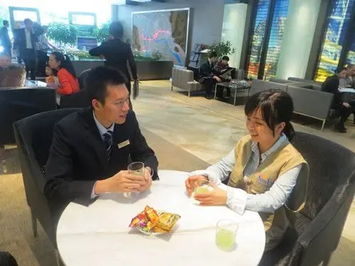 阳光城·丽兹公馆华丽绽放 五一活动现场送豪