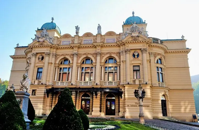 巴洛克式建筑的起源、建筑特点与代表作_房产知识_搜房网