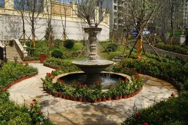 中国狮子会大连分会成员齐聚万达广场共赏万达