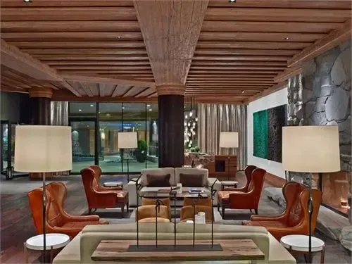 HBA设计瑞士阿尔卑斯风格酒店:新经典的诞生