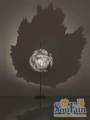 其光影创意手法闻名世界各地,在catellani的哲学里,灯饰是静态的家具