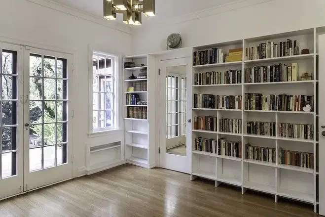 实拍美国护工西班牙式豪宅 只需380万人民币-