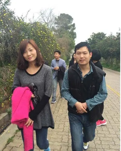 旭日装饰常熟分公司祭祖扫墓 接受人生使命感