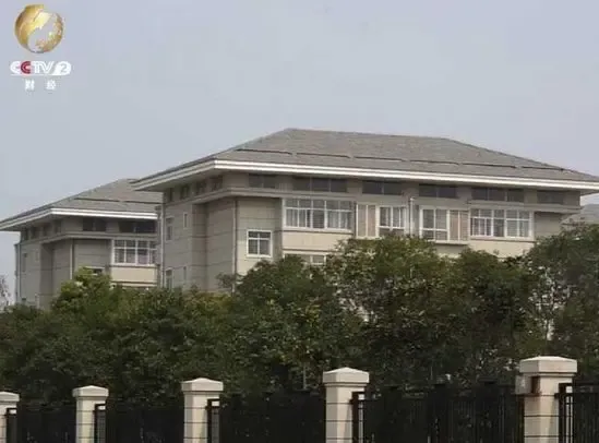 河南贫困县上亿盖楼 几十亿财政漏洞靠补贴_房