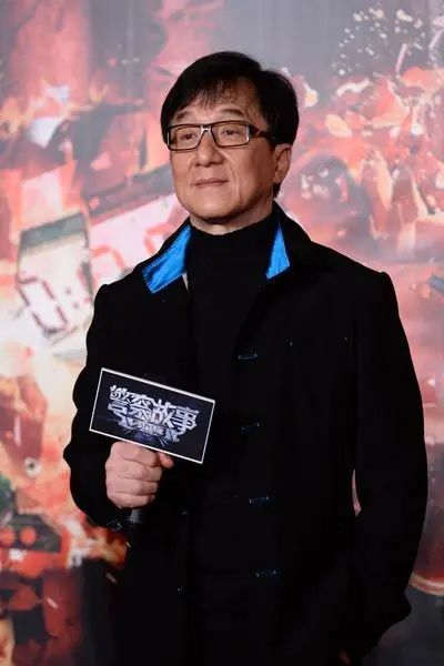 成龙家产已分好:给房祖名一处房子就好几个亿