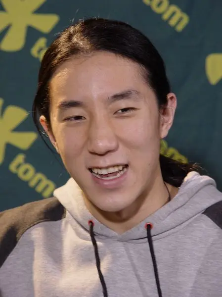 成龙家产已分好:给房祖名一处房子就好几个亿