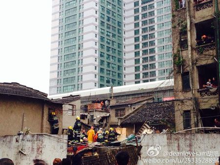 上海虹口一栋老式居民楼倒塌:已致2人死亡(