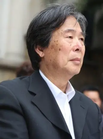 画家 家万启仁