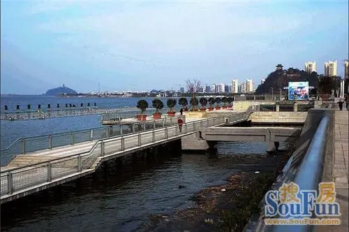 镇江船厂搬迁还绿,主城区防洪墙功能的改变,以及长江路环境提升及生态