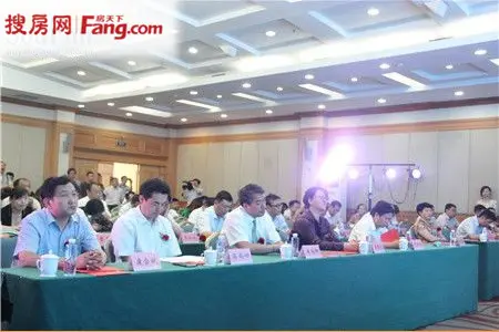 华龙区区委书记刘洪浩,华龙区区长高尚功,丹尼斯集团副董事