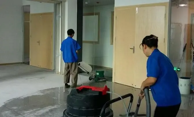 开荒保洁自己做还是清洁公司来做?你要考虑的
