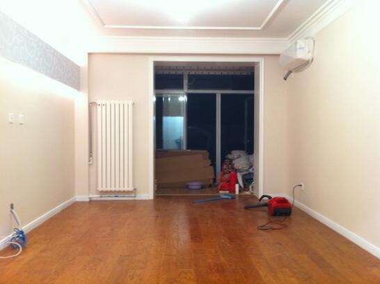 新房装修卧室铺地砖好还是地板好