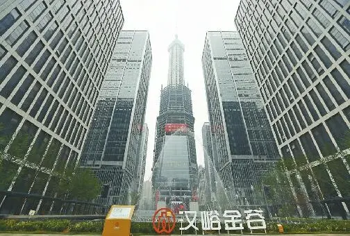 9日,汉峪金谷a5-3超高层封顶.