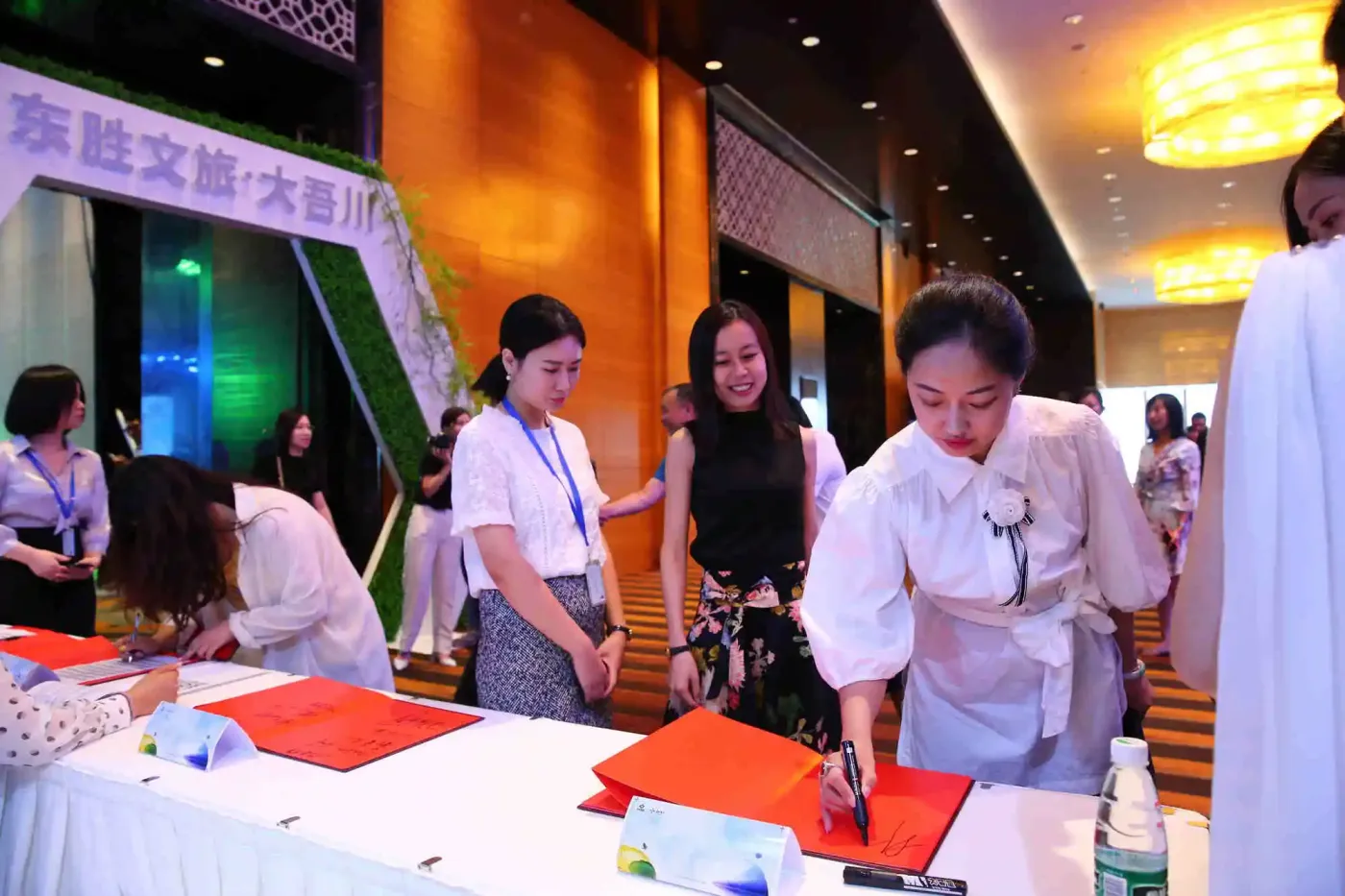 东胜文旅新IP问世！启幕新中产度假新纪元