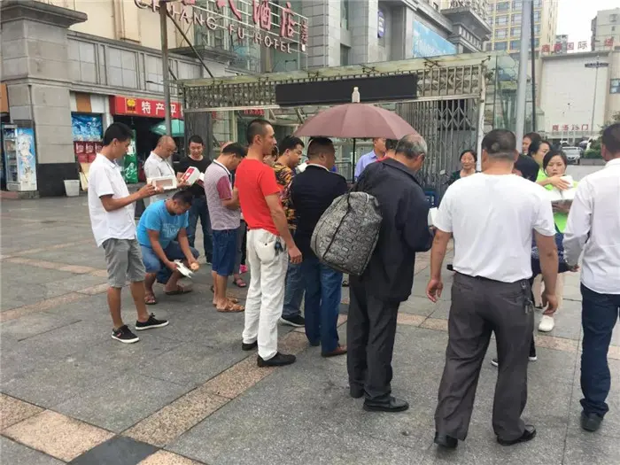 揭秘｜超人携限量版苹果X 空降江东！！！