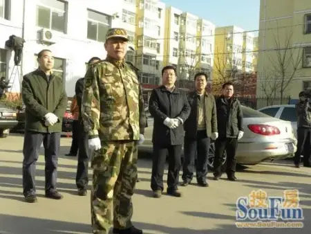 12月17日,金东中环城社区联合驻地武警8652部队开展“军民共建
