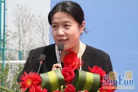 北京通讯社指导委员副主任薛静女士上台致辞