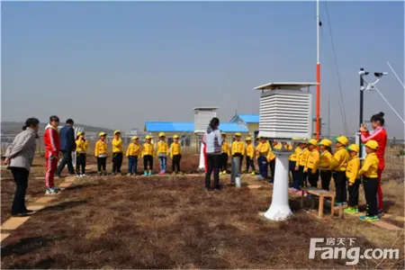 河南街道烟厂社区阳光义工带领孩子们走进气象